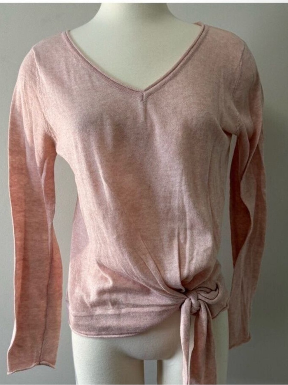 Max Studio  Long Sleeve V-Neck Top. Small